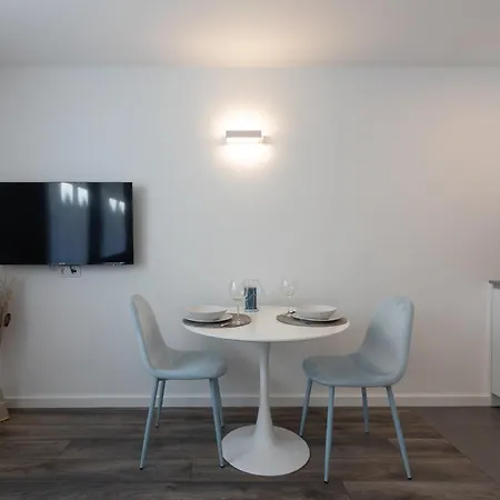 Dona Emilia Lima Studios 4* Виана-ду-Каштелу