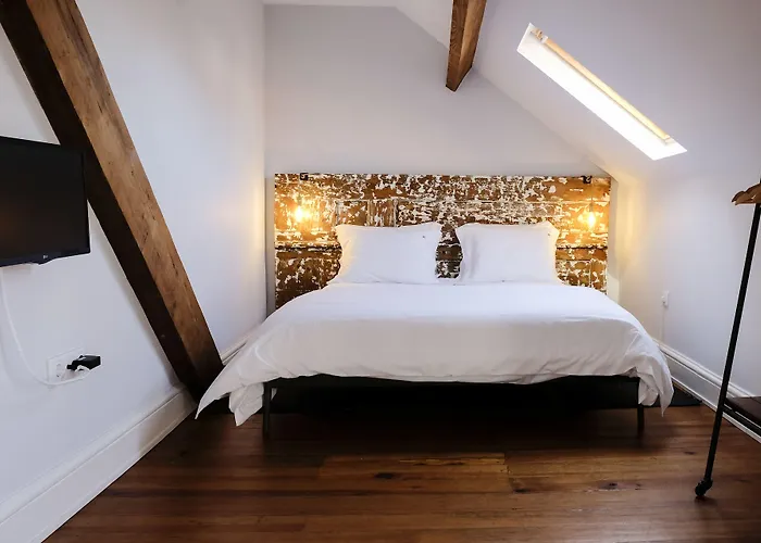 Dona Emilia & Building Viana do Castelo