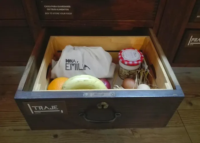 Dona Emilia & Building 3*