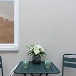 Dona Emilia Studio Apartments 4* فيانا دو كاستيلو