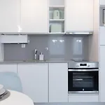 بيت ضيافة Dona Emilia Studio Apartments 4*