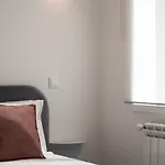 Dona Emilia Studio Apartments بيت ضيافة