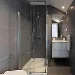 Dona Emilia Studio Apartments بيت ضيافة فيانا دو كاستيلو