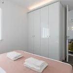 Dona Emilia Studio Apartments بيت ضيافة 4*