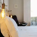 Dona Emilia Studio Apartments 4* فيانا دو كاستيلو