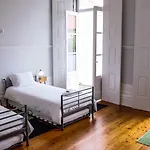 Dona Emilia Studio Apartments فيانا دو كاستيلو