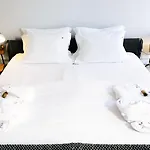 بيت ضيافة Dona Emilia Studio Apartments فيانا دو كاستيلو