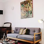 Pensión Dona Emília Studio Apartments