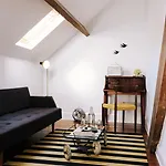 Dona Emília Studio Apartments