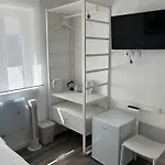 Dona Emília Studio Apartments Pensión