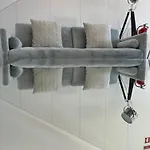 بيت ضيافة Dona Emilia Studio Apartments