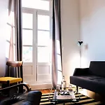 Dona Emília Studio Apartments Pensión 4*