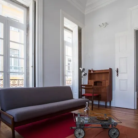 Gasthof Dona Emilia Guest House & Studio Apartment Building