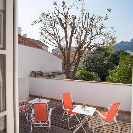 Gasthof Dona Emilia Guest House & Studio Apartment Building