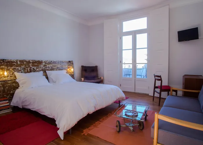 Dona Emilia & Building