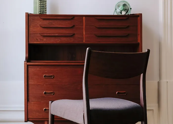 Dona Emilia & Building