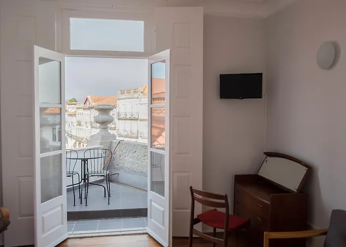 Dona Emilia & Building ビアナドカステロ