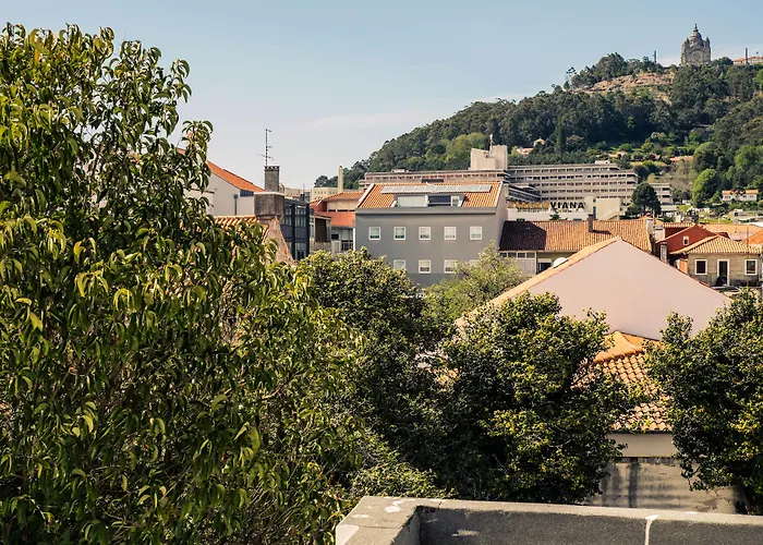 Dona Emilia & Building Viana do Castelo