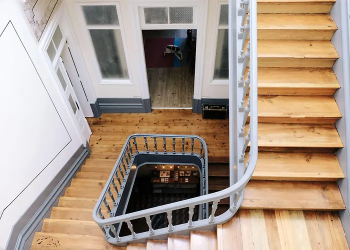 Dona Emilia & Building