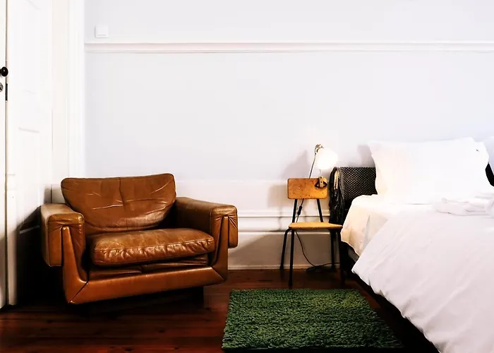 Dona Emilia & Building